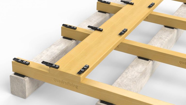 Régua de deck com clips QUADRO CLIP sobre uma estrutura de madeira